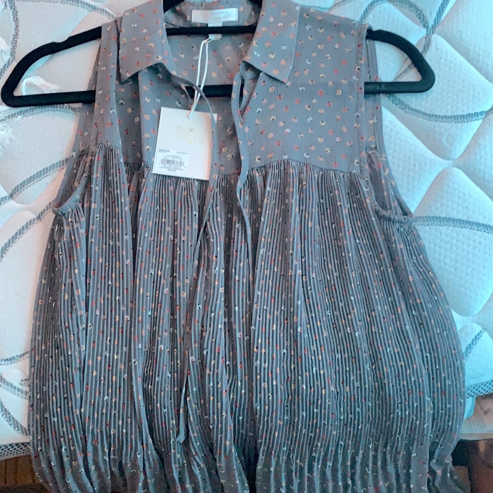 Brand new never worn. Still has tags on